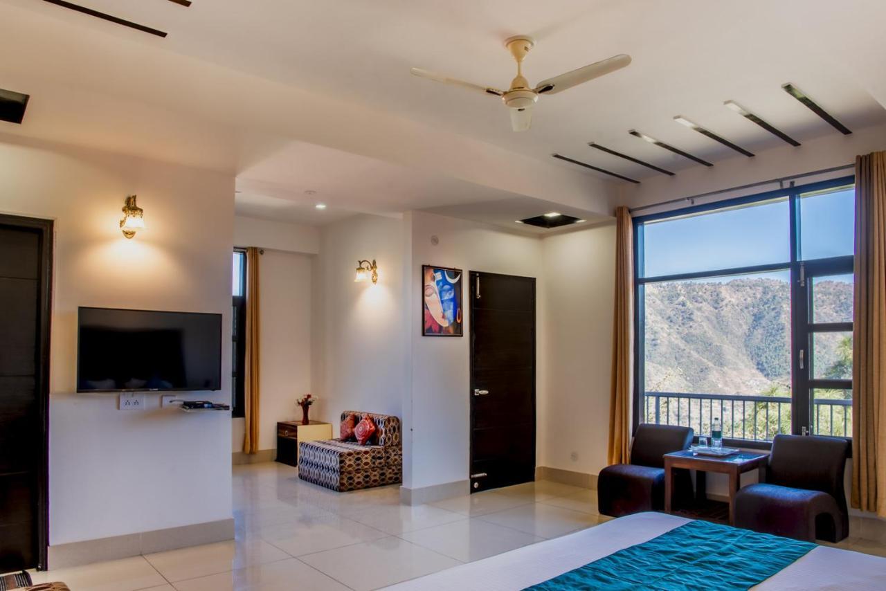 Terrace Retreat Bed & Breakfast กัสซอลี ภายนอก รูปภาพ