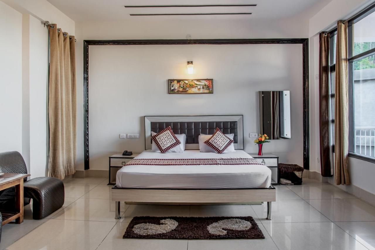 Terrace Retreat Bed & Breakfast กัสซอลี ภายนอก รูปภาพ