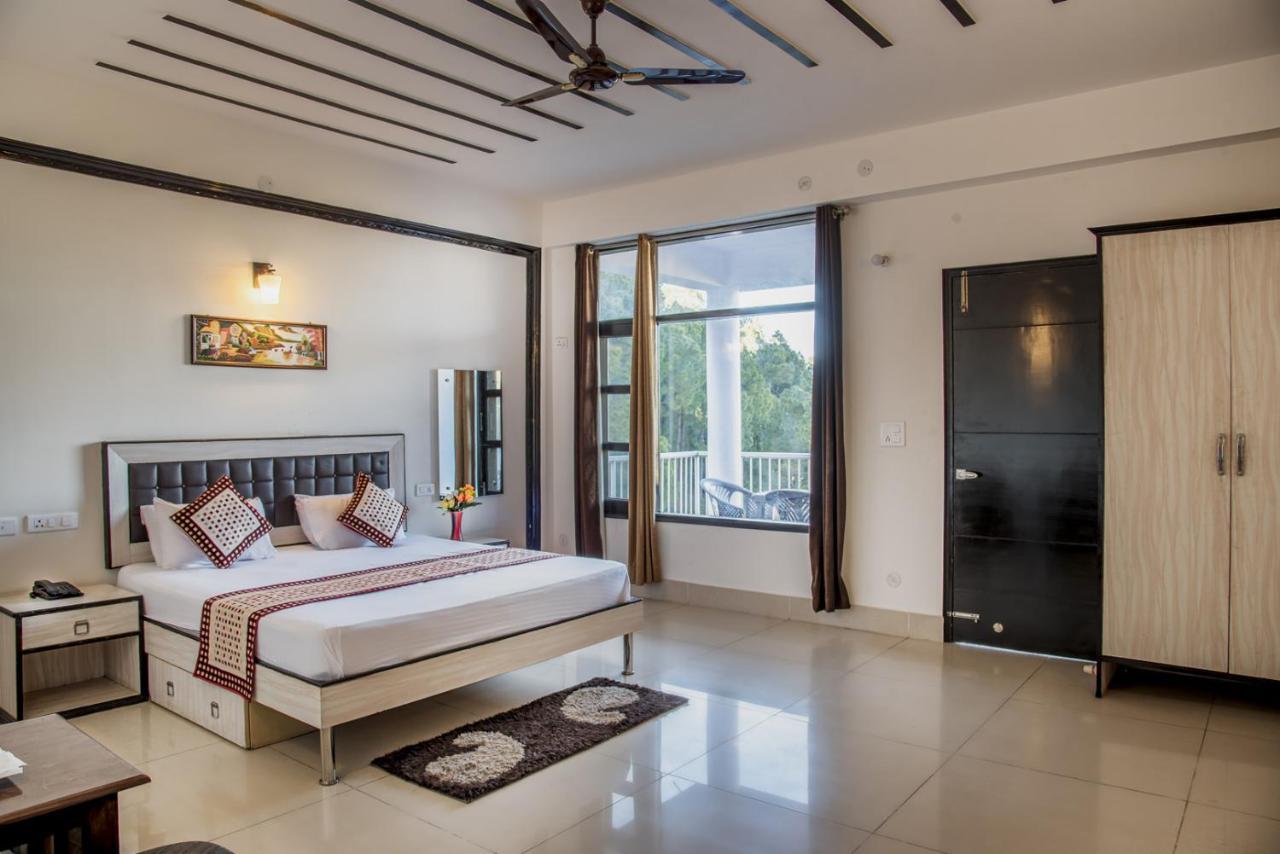 Terrace Retreat Bed & Breakfast กัสซอลี ภายนอก รูปภาพ